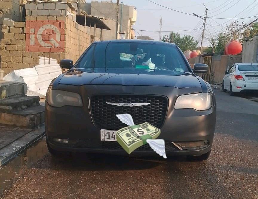 کرایسلەر 300